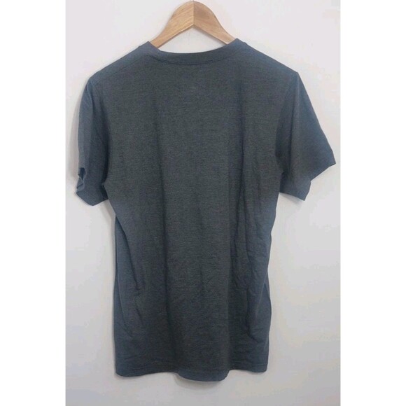 NHL Chicago Blackhawks Men's Size Medium Tee Shirt Gray Hockey - Picture 3 of 8